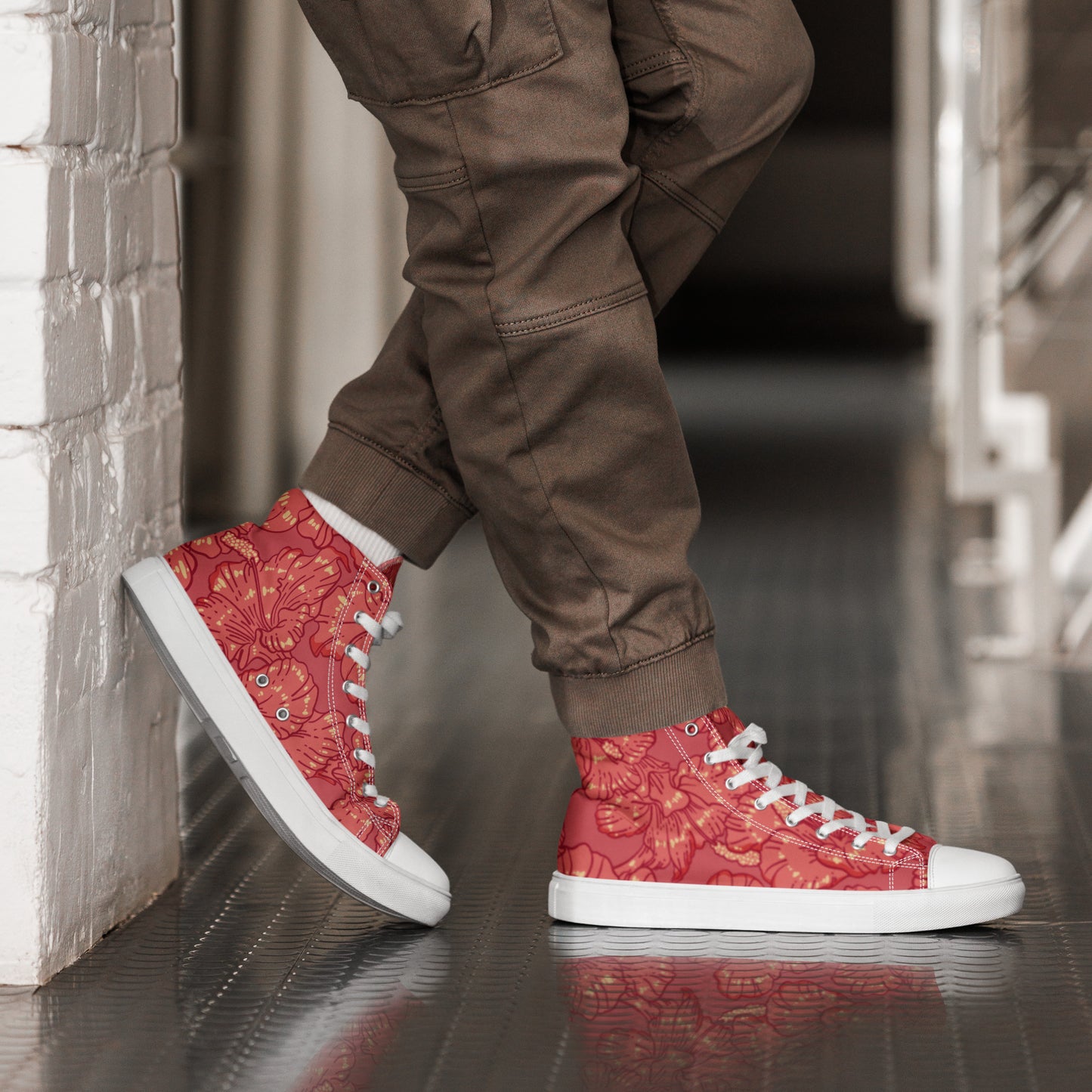 Red Hibiscus Men’s High Top Shoes